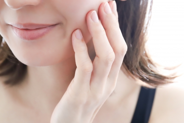 スキンケア女性