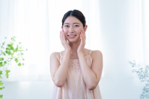 スキンケア女性